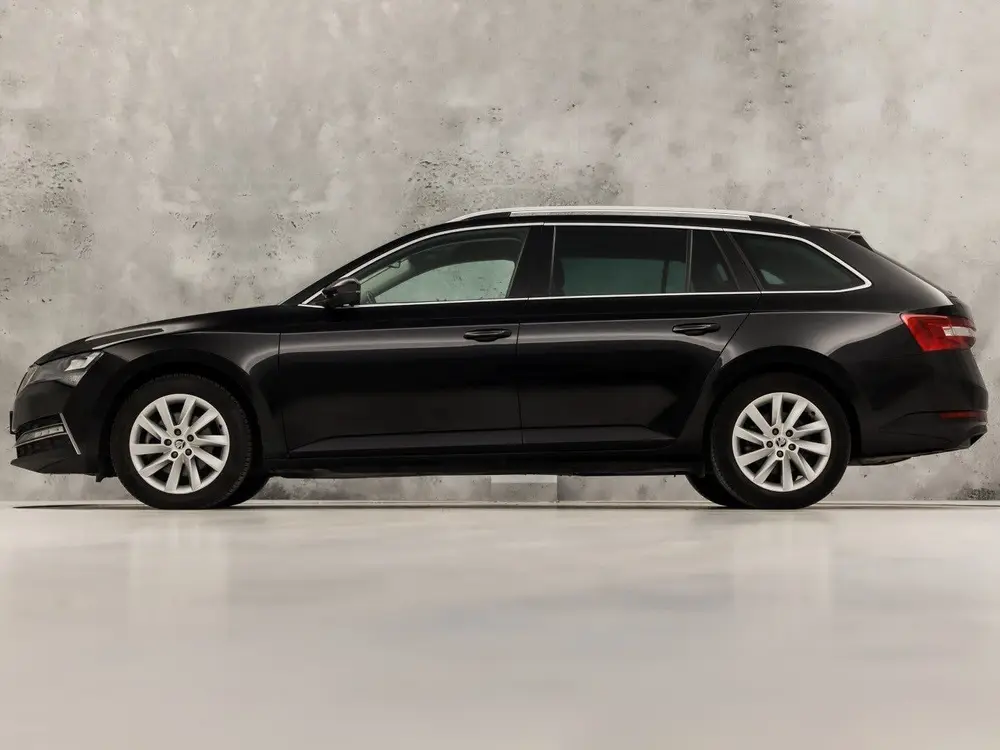 Skoda Superb 1.4 TSI iV Business Sport 218Pk Automaat uit 2020, foto 2