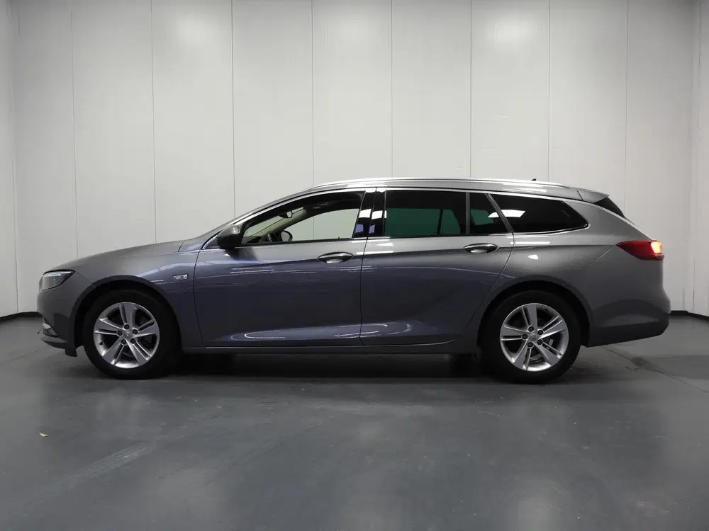 Opel Insignia 1.5 Turbo Business Executive NAV uit 2020, foto 2