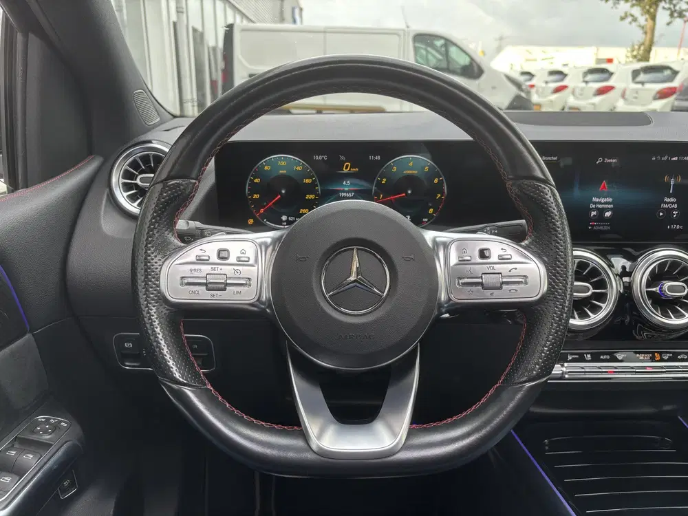 Mercedes-Benz B-Klasse 200 Business Solution AMG uit 2020, foto 12