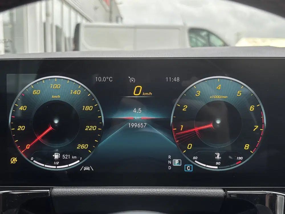 Mercedes-Benz B-Klasse 200 Business Solution AMG uit 2020, foto 14