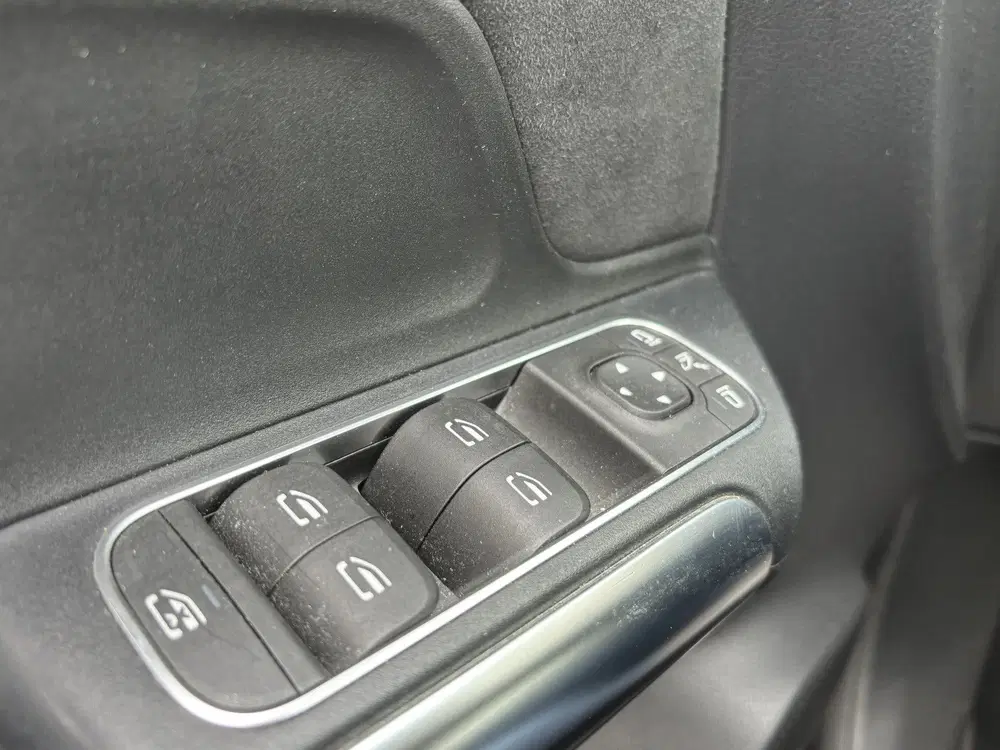Mercedes-Benz B-Klasse 200 Business Solution AMG uit 2020, foto 17
