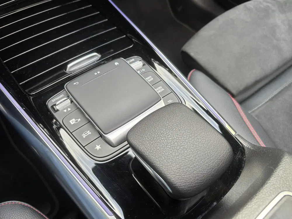 Mercedes-Benz B-Klasse 200 Business Solution AMG uit 2020, foto 20