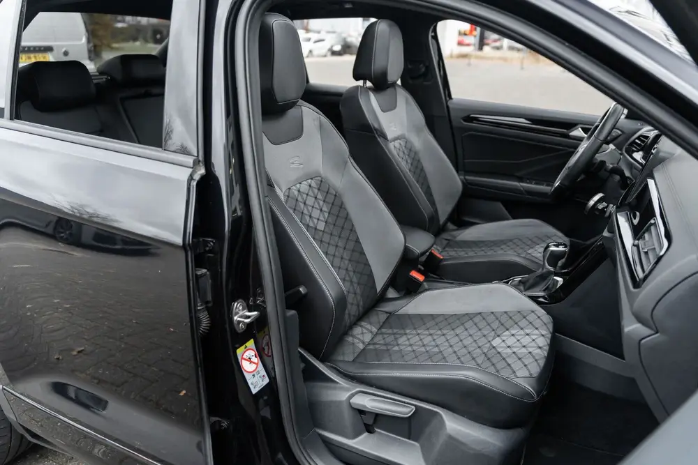 Volkswagen T-Roc 2.0 TSI 4Motion R-Line uit 2022, foto 11