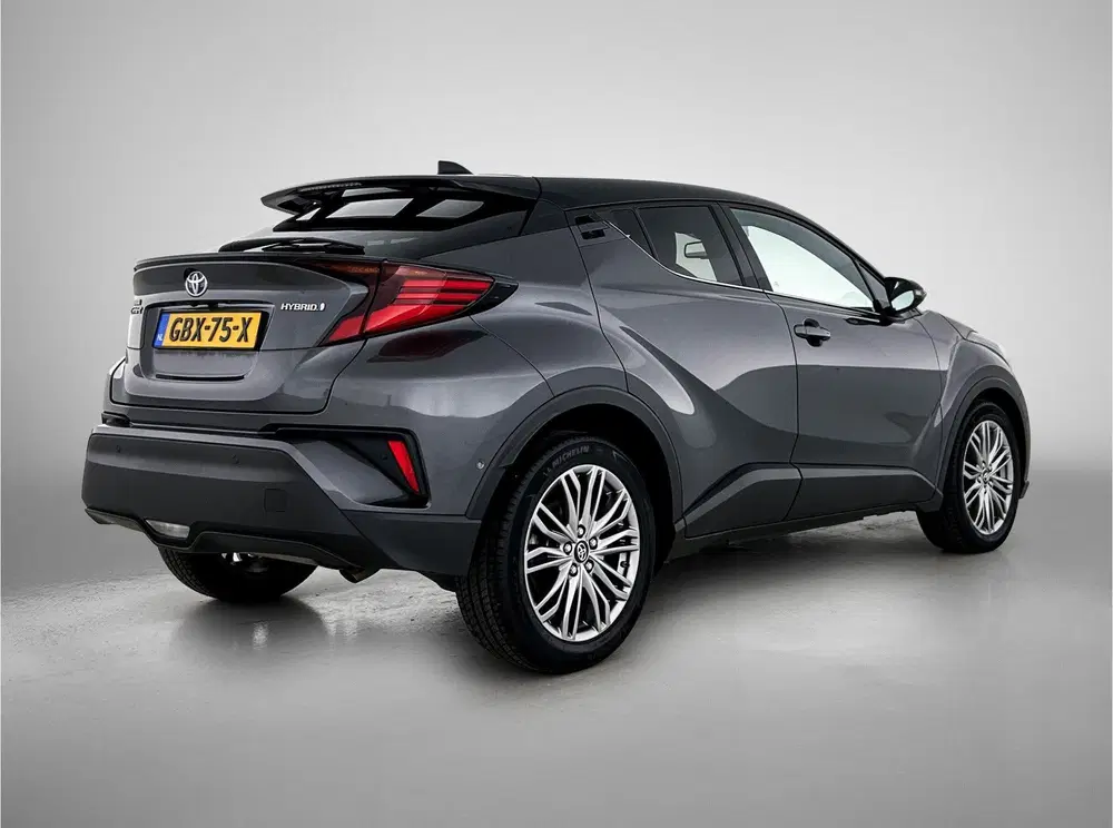 Toyota C-Hr 1.8 Hybrid Executive uit 2023, foto 2