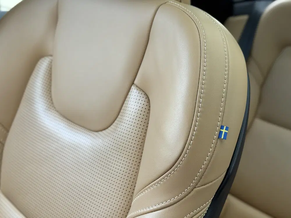 Volvo XC60 2.0 T6Plug-in hybrid uit 2022, foto 10