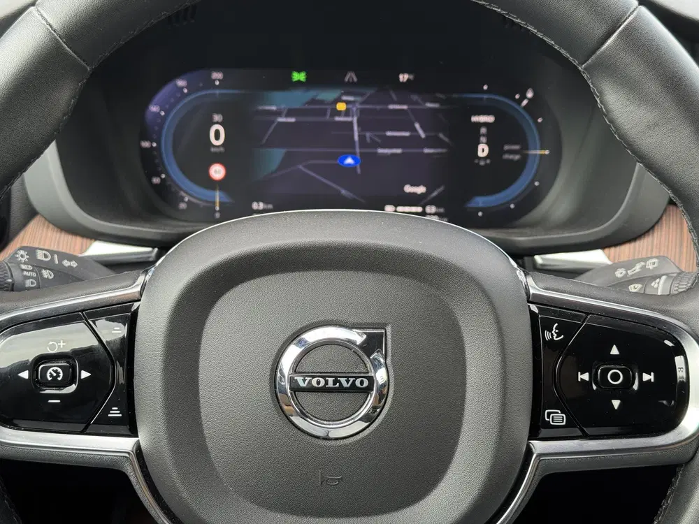 Volvo XC60 2.0 T6Plug-in hybrid uit 2022, foto 11