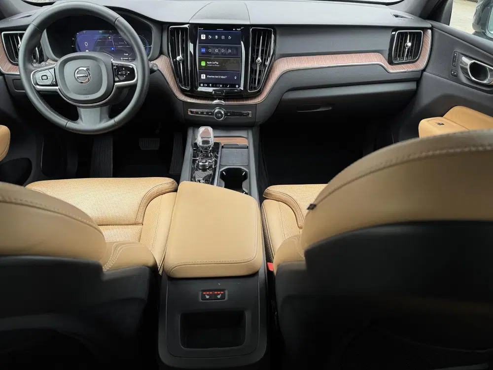 Volvo XC60 2.0 T6Plug-in hybrid uit 2022, foto 12