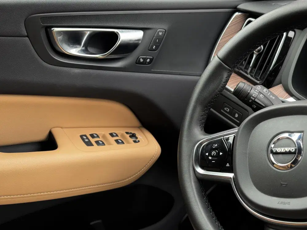 Volvo XC60 2.0 T6Plug-in hybrid uit 2022, foto 18
