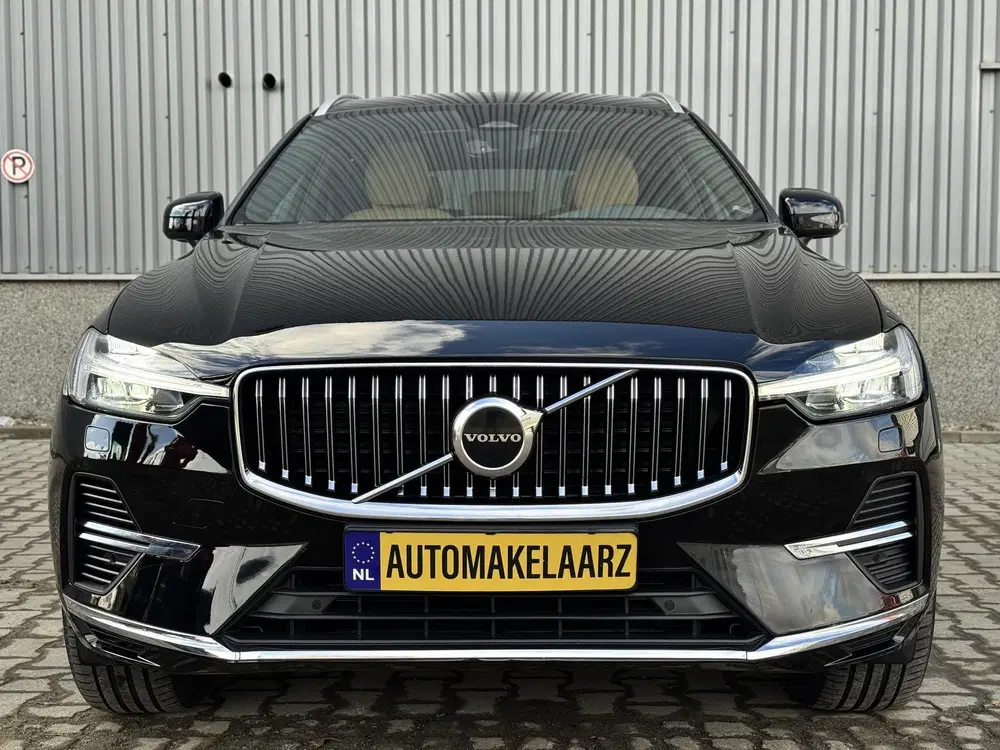 Volvo XC60 2.0 T6Plug-in hybrid uit 2022, foto 2