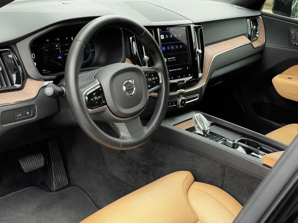 Volvo XC60 2.0 T6Plug-in hybrid uit 2022, foto 3
