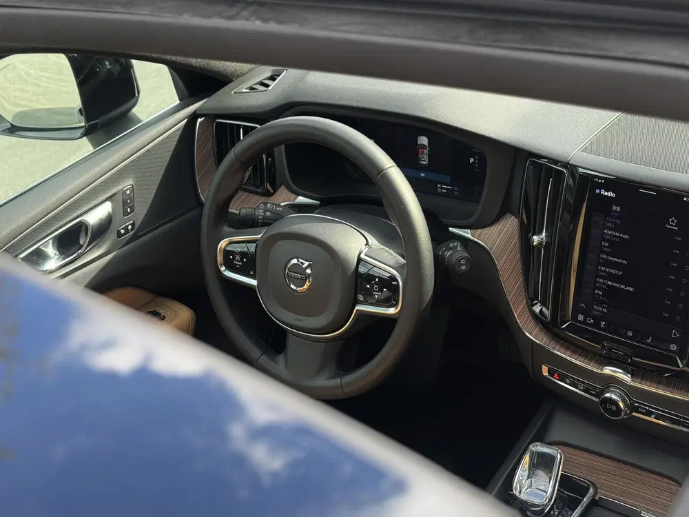 Volvo XC60 2.0 T6Plug-in hybrid uit 2022, foto 4