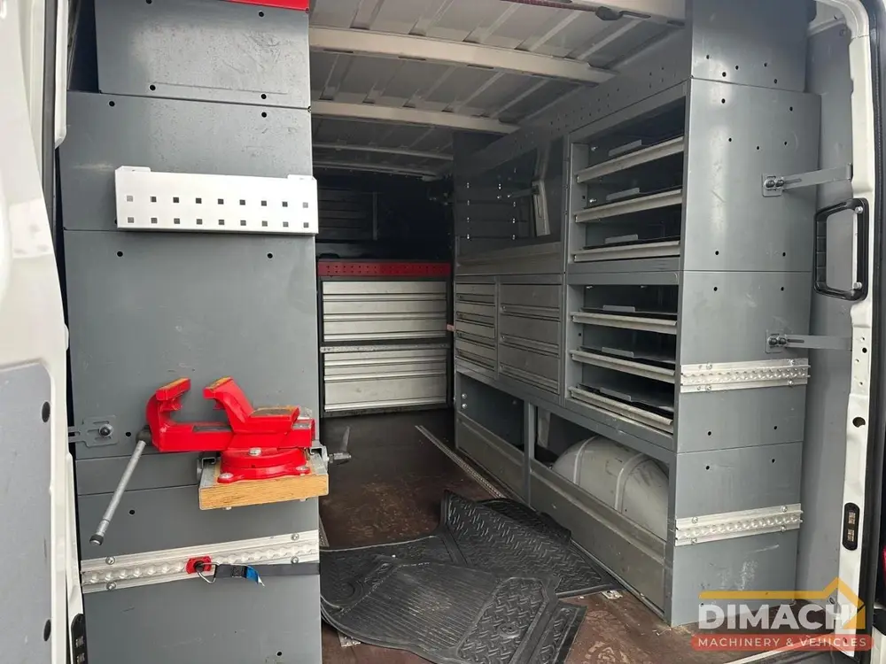 Iveco Daily Automaat uit 2019, foto 4