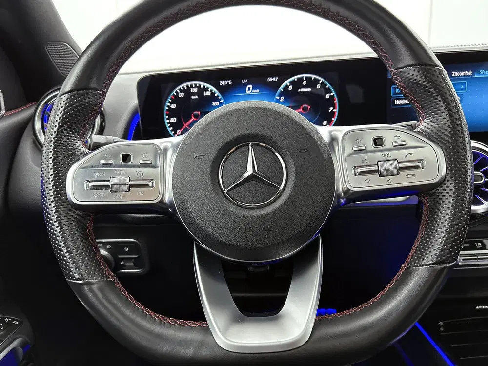 Mercedes-Benz GLB 180 Business Solution AMG uit 2022, foto 20