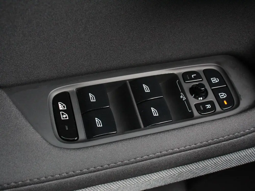 Polestar 2 Long Range Dual Motor 408pk Launch Edition 78kWh uit 2021, foto 12