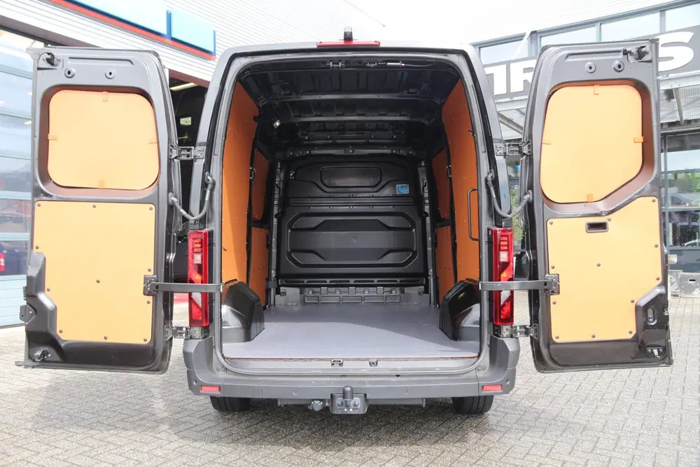 Renault Master 2.0 DCI 150 uit 2024, foto 3