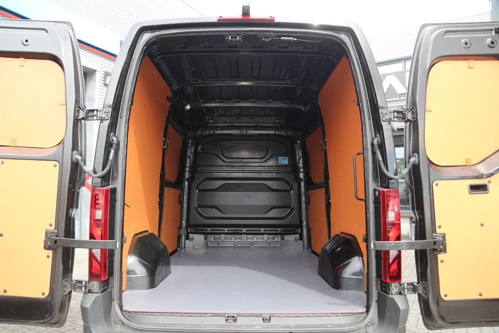 Renault Master 2.0 DCI 150 uit 2024, foto 4