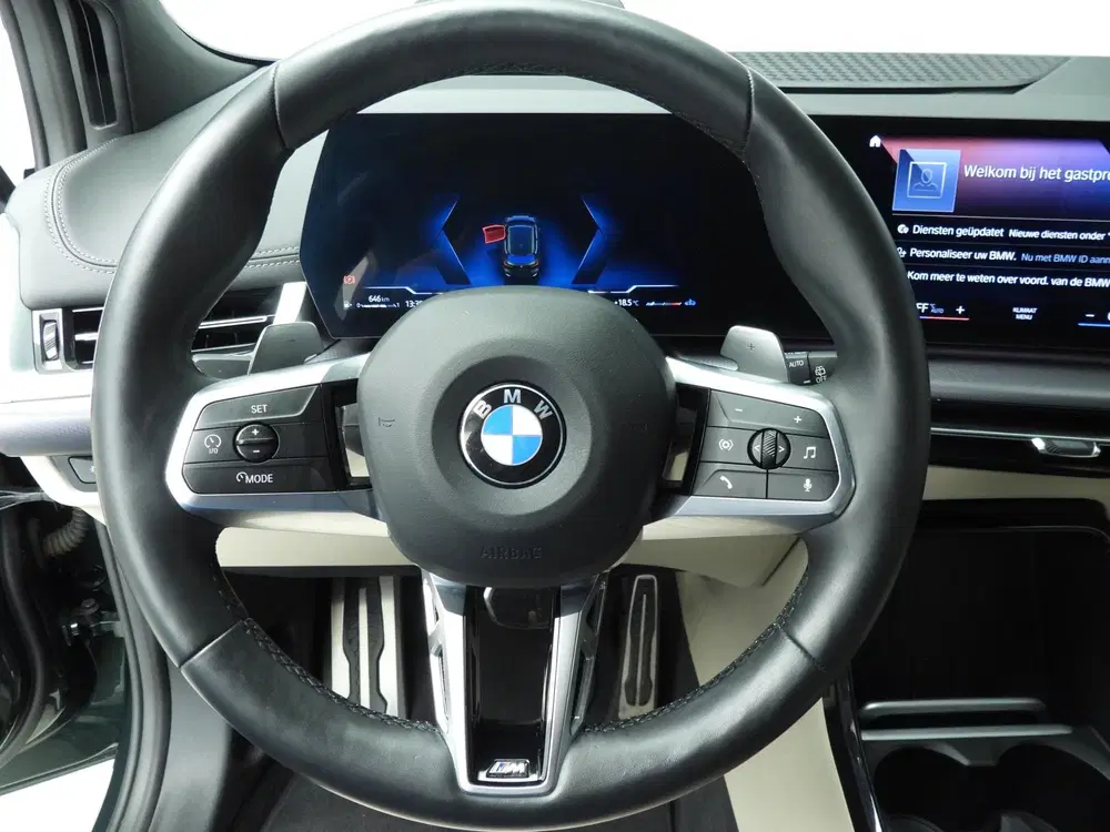 BMW 2-serie Active Tourer 220i uit 2022, foto 11