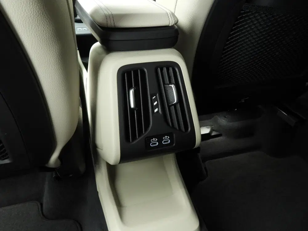BMW 2-serie Active Tourer 220i uit 2022, foto 18
