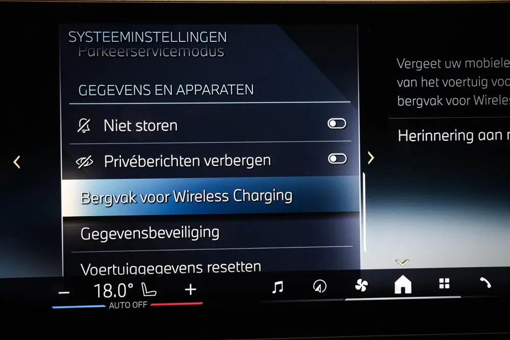 BMW 3-serie 330e M-Sport uit 2025, foto 9