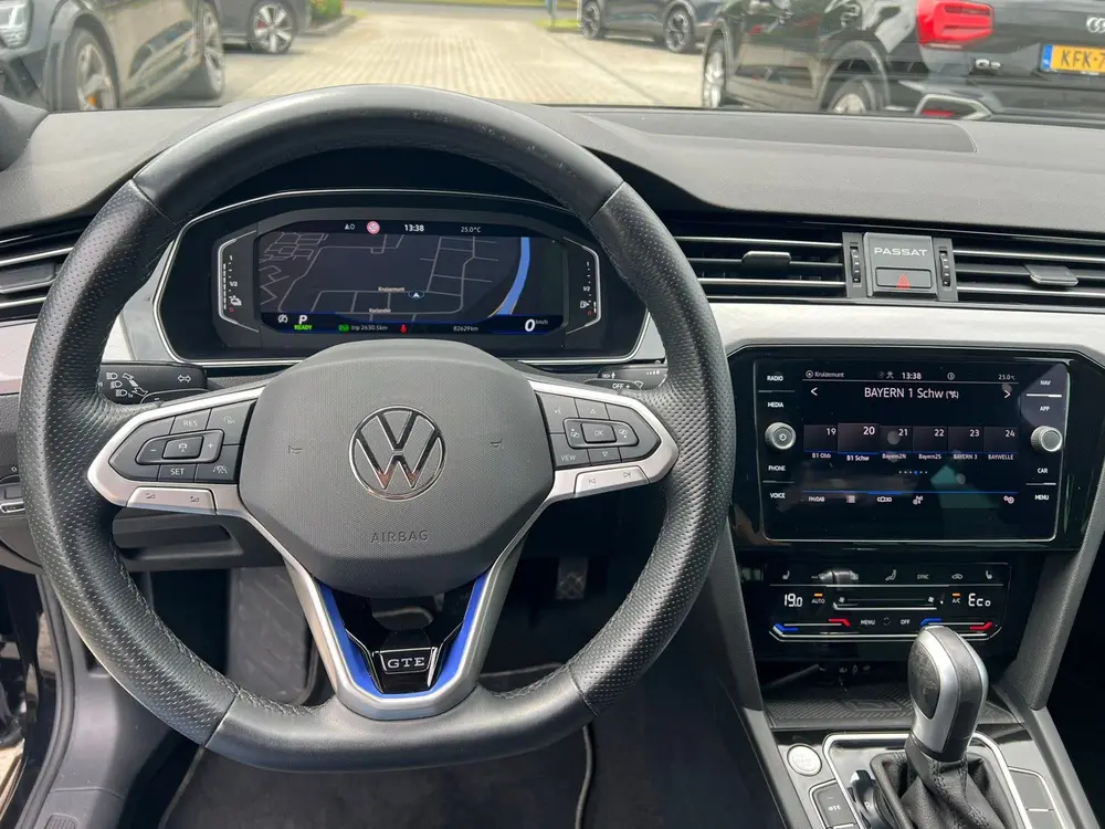 Volkswagen Passat Variant 1.4 TSI PHEV GTE virtual cockpit uit 2022, foto 10