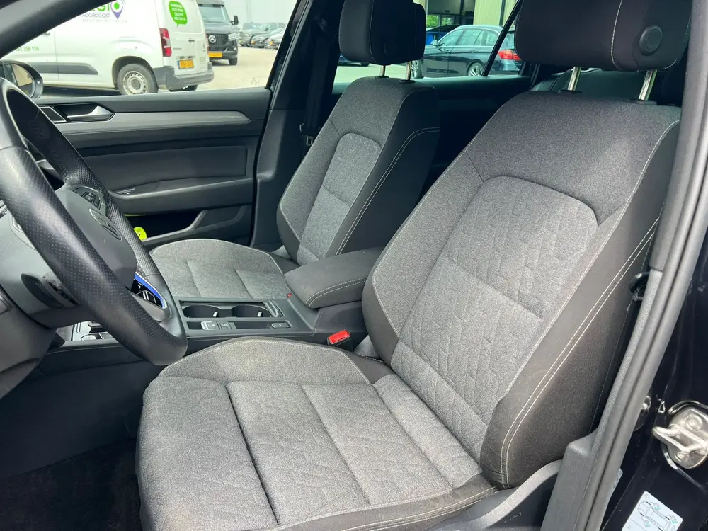 Volkswagen Passat Variant 1.4 TSI PHEV GTE virtual cockpit uit 2022, foto 20