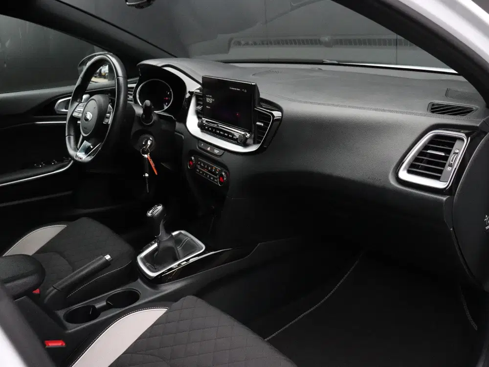 Kia Ceed 1.0 T-GDi GT-Line Edition LEDER uit 2021, foto 17