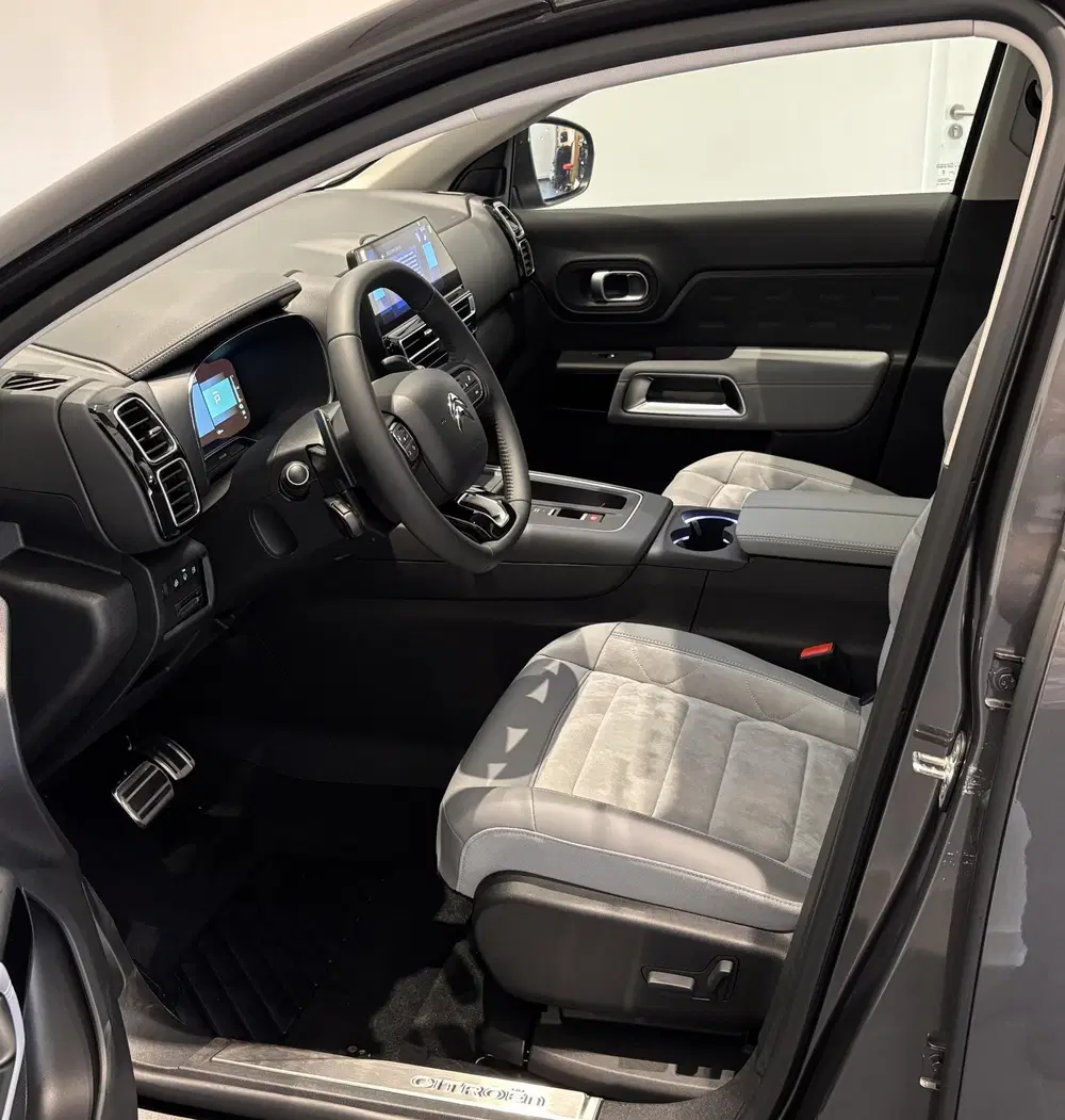 Citroën C5 Aircross Citroen C5 Aircross 1.6 Plug-in Hybrid 225 uit 2024, foto 8