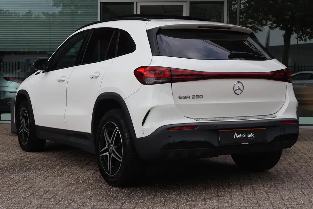 Mercedes-Benz EQA 250 AMG-Line SoH 97% I Camera I Navi I Sto uit 2021, foto 2