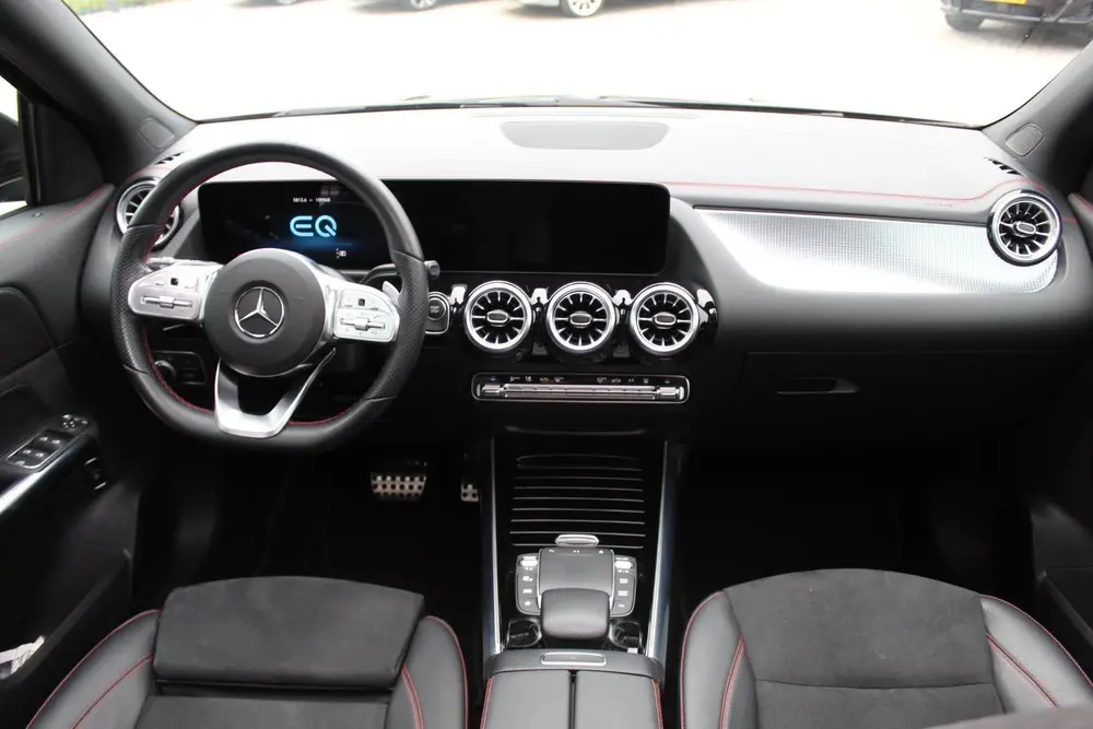 Mercedes-Benz EQA 250 AMG 67 kWh uit 2022, foto 10