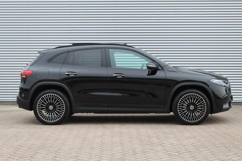 Mercedes-Benz EQA 250 AMG 67 kWh uit 2022, foto 4