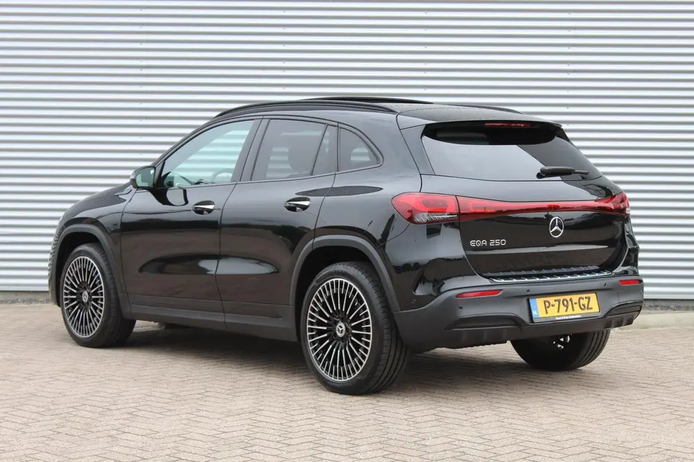 Mercedes-Benz EQA 250 AMG 67 kWh uit 2022, foto 6