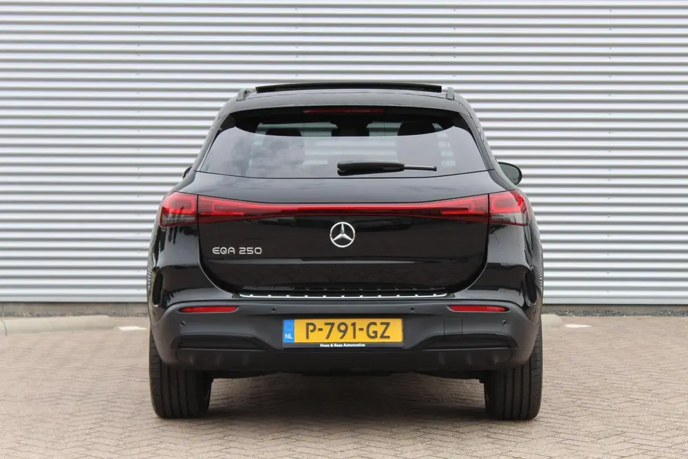Mercedes-Benz EQA 250 AMG 67 kWh uit 2022, foto 7