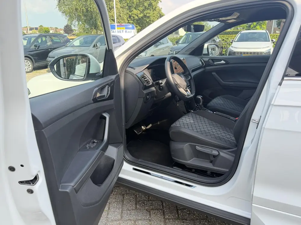 Volkswagen T-Cross 1.5 TSI R-Line TREKHAAK | NAVI | CAMERA | uit 2025, foto 18