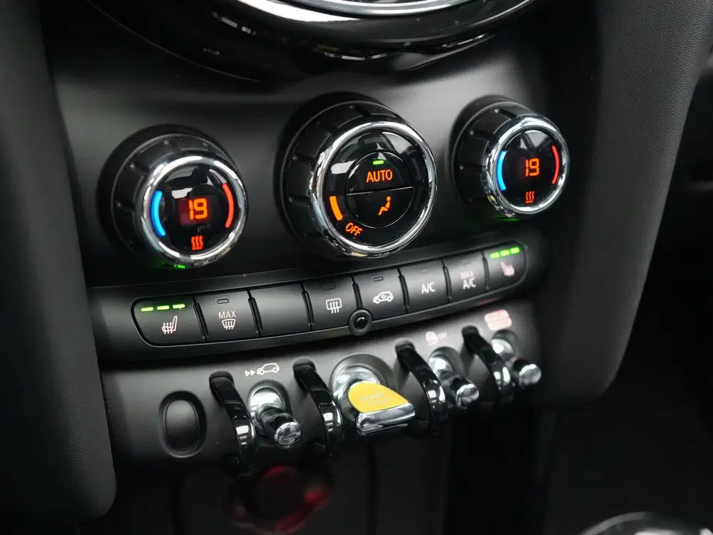 Mini Electric MINI Yours 32 uit 2021, foto 11