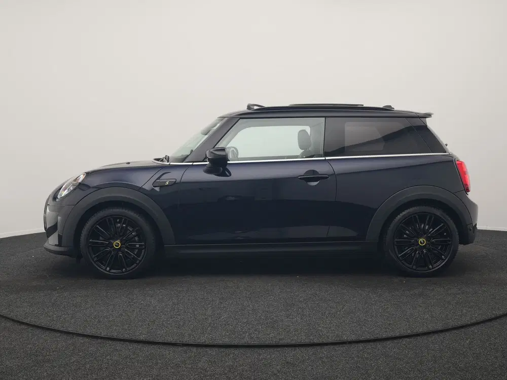 Mini Electric MINI Yours 32 uit 2021, foto 2