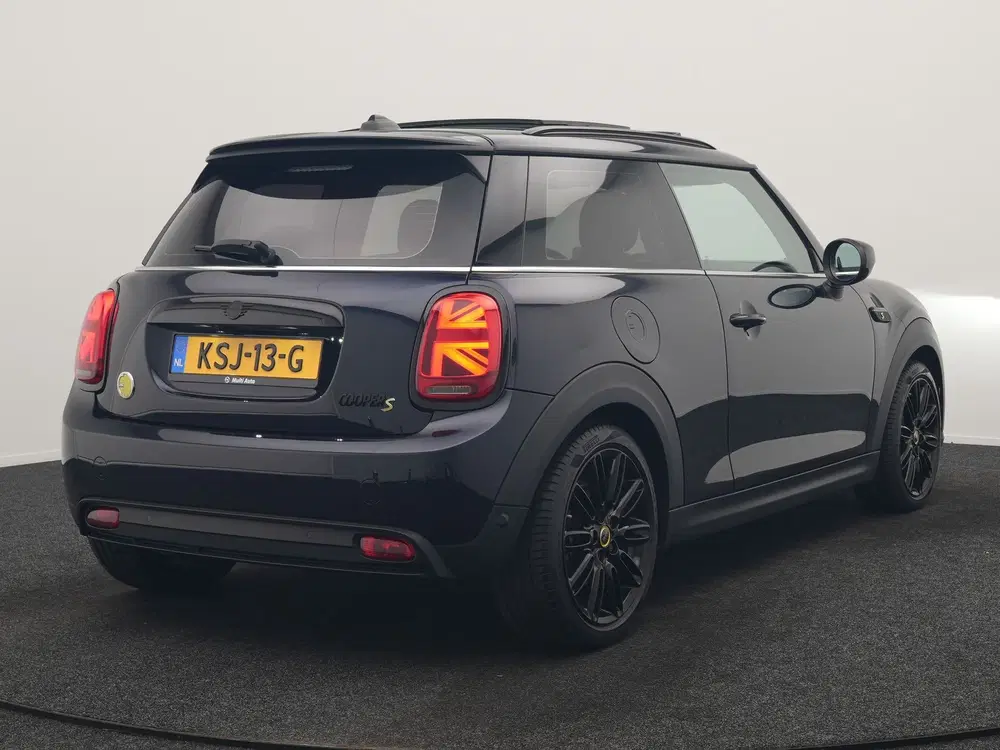 Mini Electric MINI Yours 32 uit 2021, foto 3