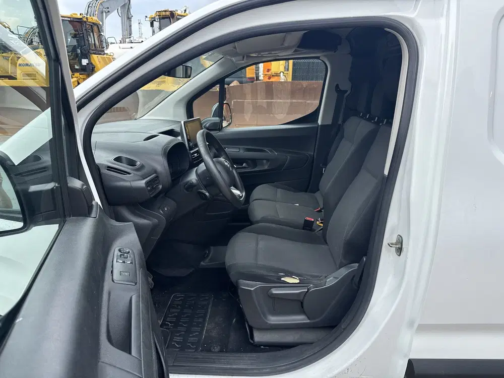 Toyota Proace City 1.2T 110 PK *Benzine* L1 Navigatie Climat uit 2022, foto 10