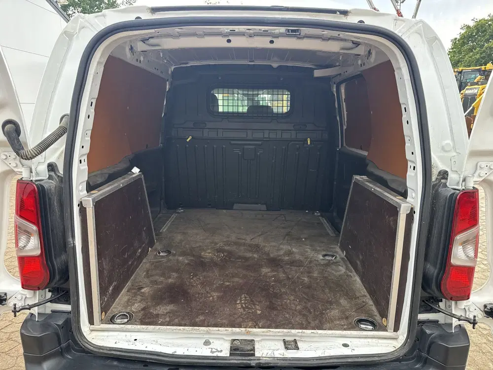 Toyota Proace City 1.2T 110 PK *Benzine* L1 Navigatie Climat uit 2022, foto 16