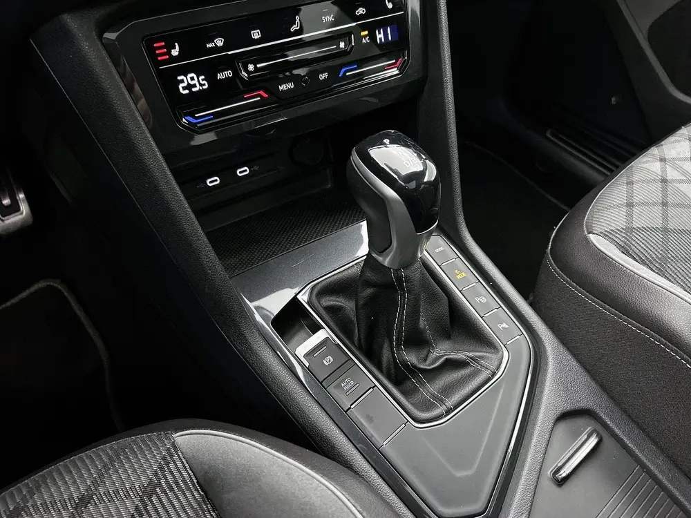 Volkswagen Tiguan 1.4 TSI eHybrid R-Line Business+ | PANO-SC uit 2022, foto 10