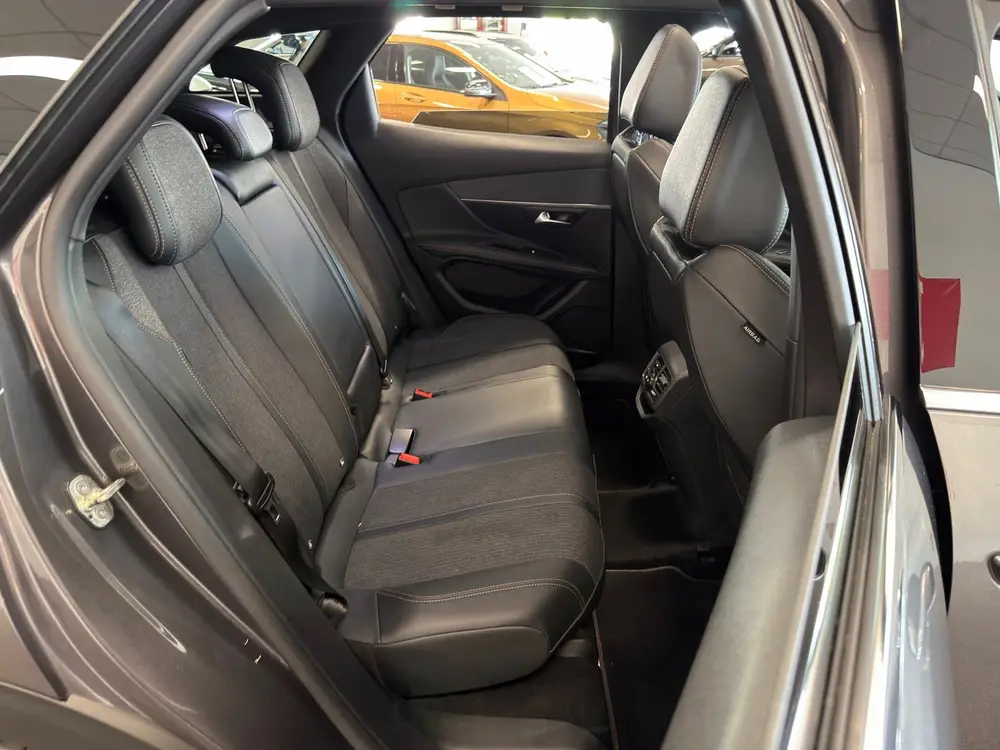 Peugeot 3008 1.2 PureTech GT LINE|PANORAMA|NAVI/CAMERA|CRUIS uit 2019, foto 15