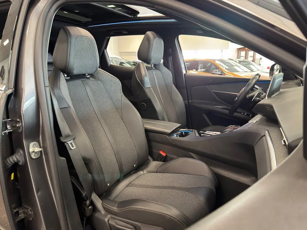 Peugeot 3008 1.2 PureTech GT LINE|PANORAMA|NAVI/CAMERA|CRUIS uit 2019, foto 17