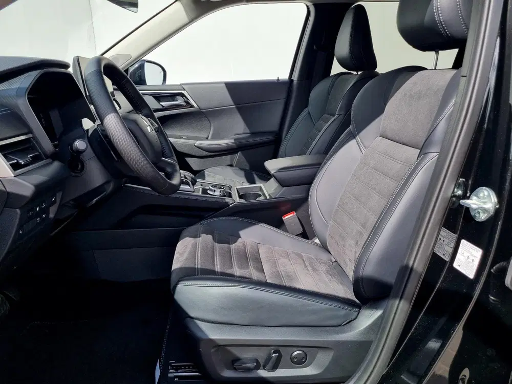 Mitsubishi Outlander 2.4 PHEV First Edition uit 2025, foto 6