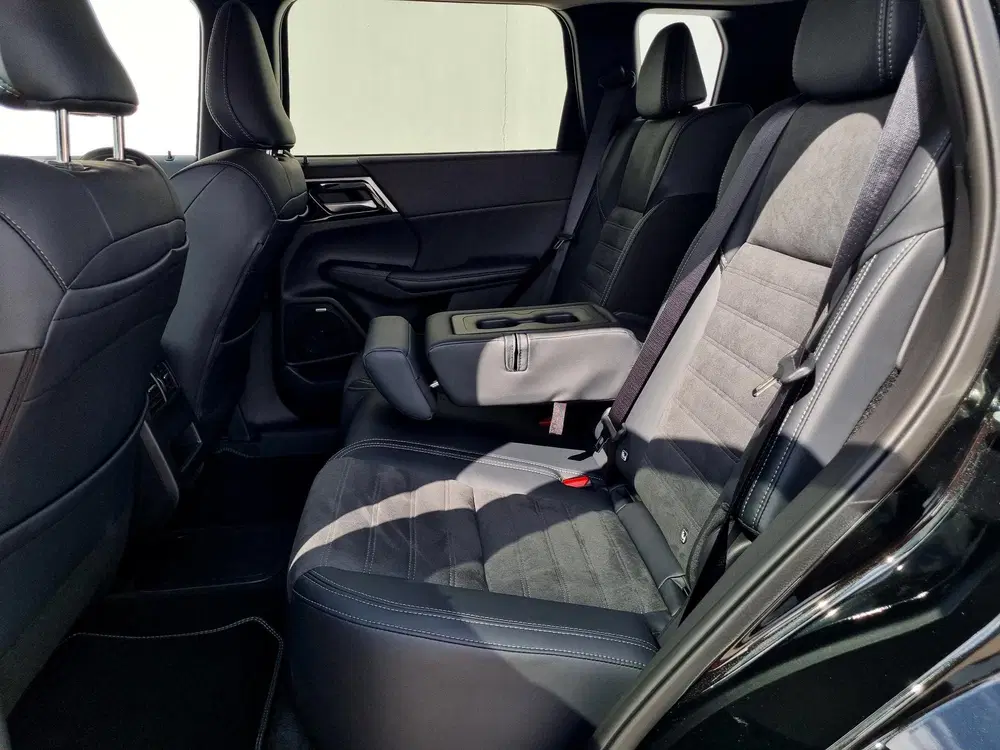 Mitsubishi Outlander 2.4 PHEV First Edition uit 2025, foto 7