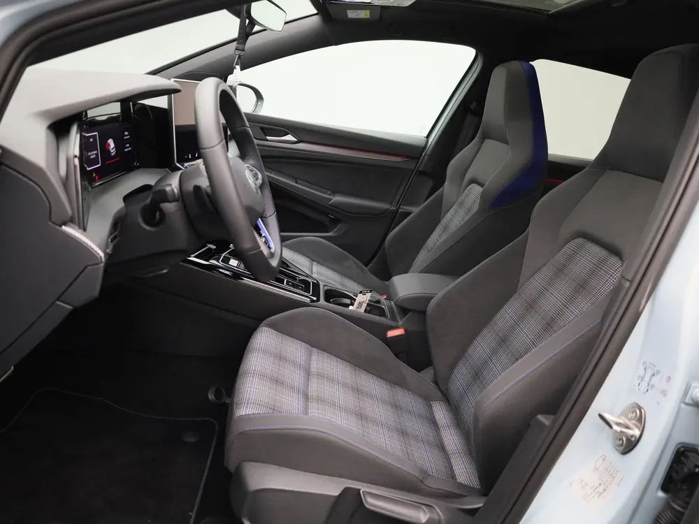 Volkswagen Golf 1.5 eHybrid GTE | Automaat | Panoramadak | N uit 2024, foto 12