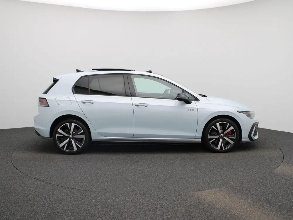 Volkswagen Golf 1.5 eHybrid GTE | Automaat | Panoramadak | N uit 2024, foto 8
