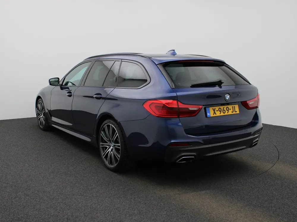 BMW 5-serie 540i xDrive High Executive uit 2019, foto 2