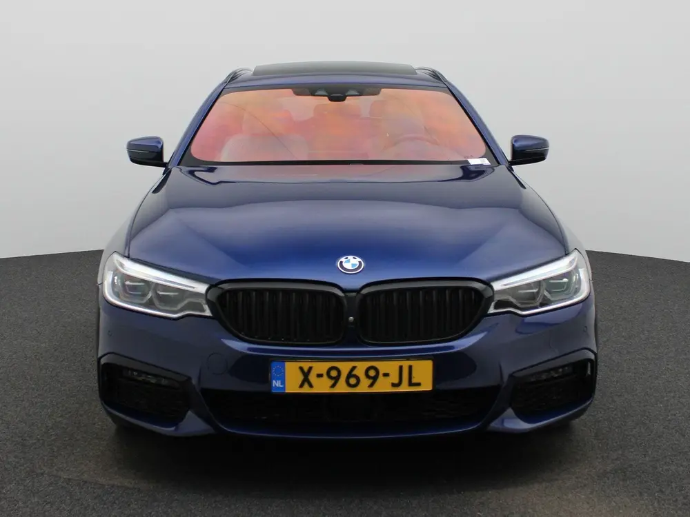 BMW 5-serie 540i xDrive High Executive uit 2019, foto 3