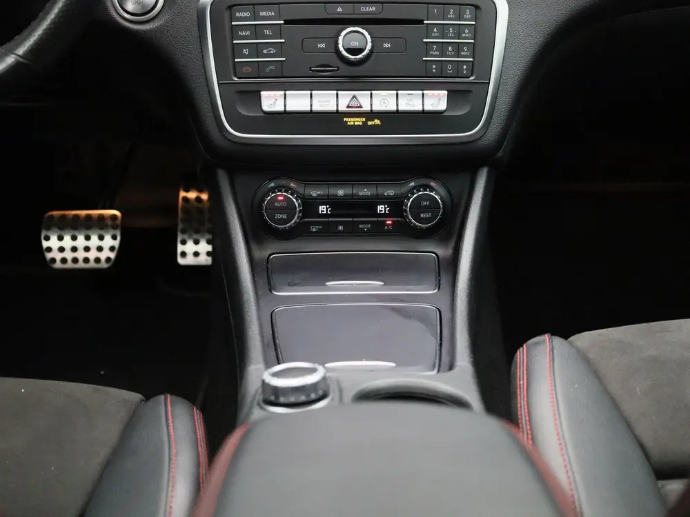 Mercedes-Benz CLA 180 Business Solutio uit 2019, foto 10