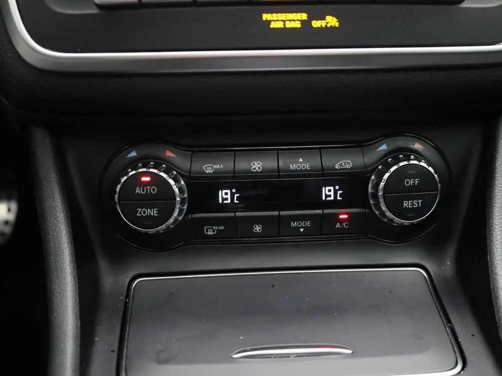 Mercedes-Benz CLA 180 Business Solutio uit 2019, foto 18