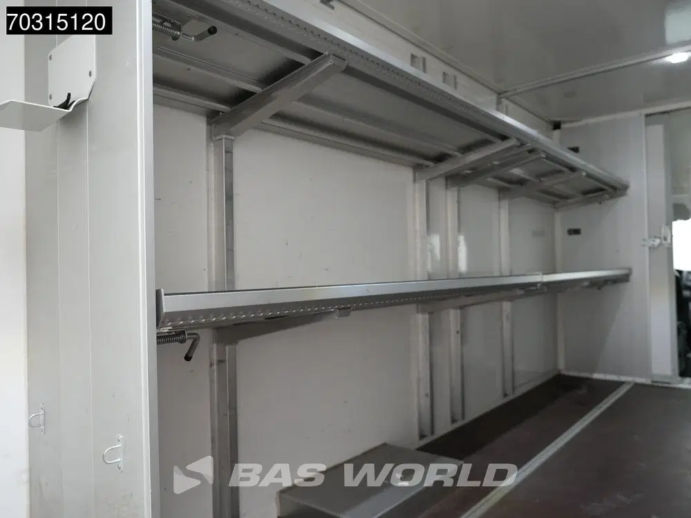 MAN TGE Bakwagen Verkoopwagen Foodtruck Meubelbak uit 2019, foto 13